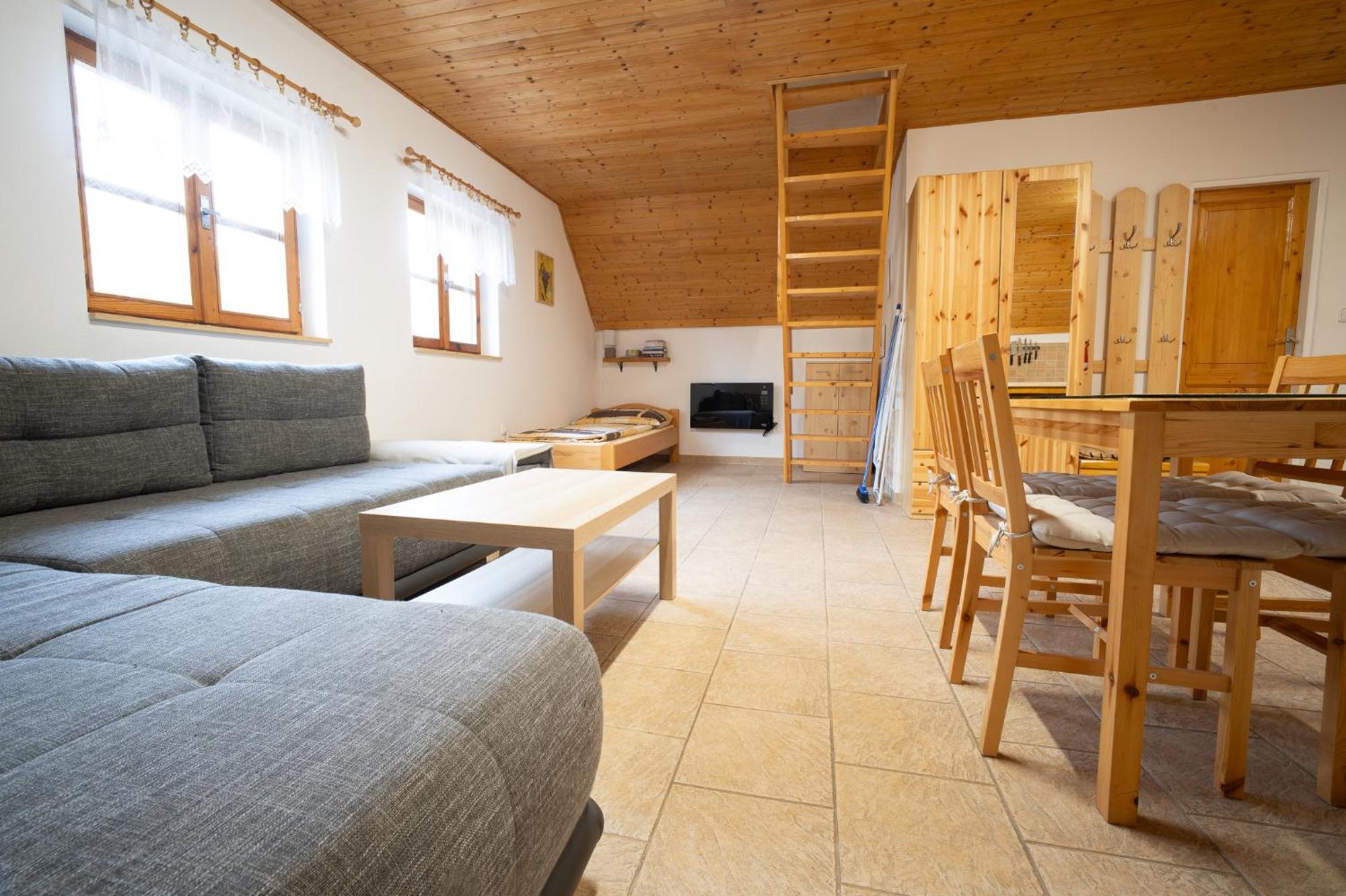 Sklipek Pod Stolovou Horou Apartment *